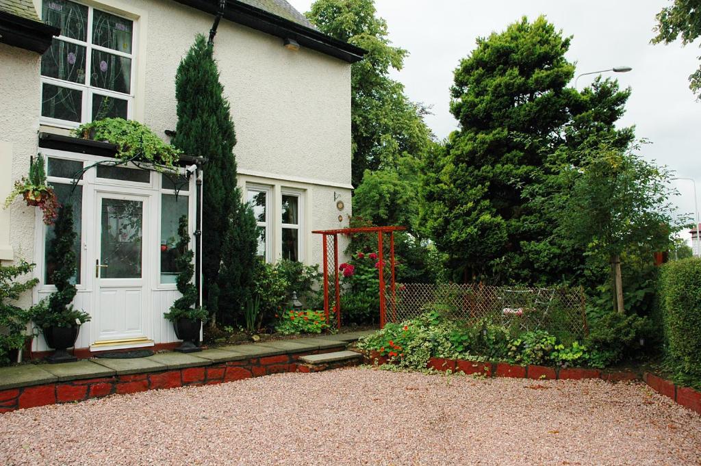 Pitreavie Guest House ดันเฟิร์มลิน ภายนอก รูปภาพ