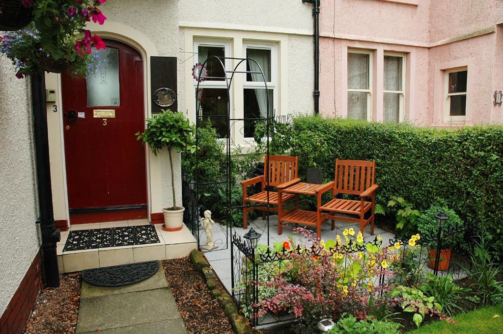 Pitreavie Guest House ดันเฟิร์มลิน ภายนอก รูปภาพ