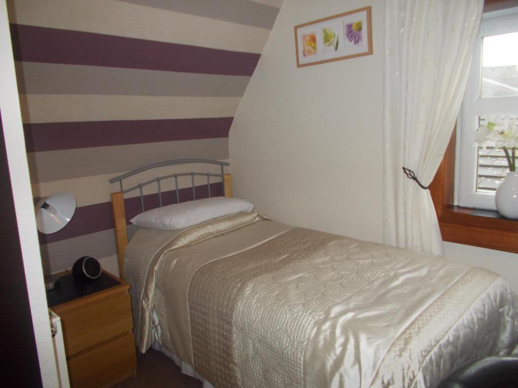 Pitreavie Guest House ดันเฟิร์มลิน ห้อง รูปภาพ