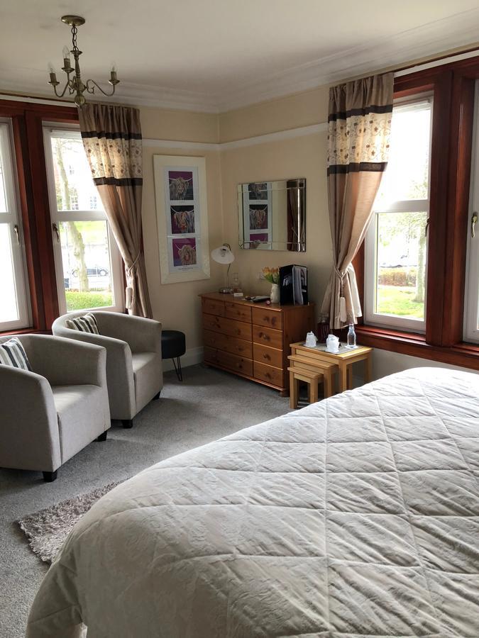 Pitreavie Guest House ดันเฟิร์มลิน ภายนอก รูปภาพ