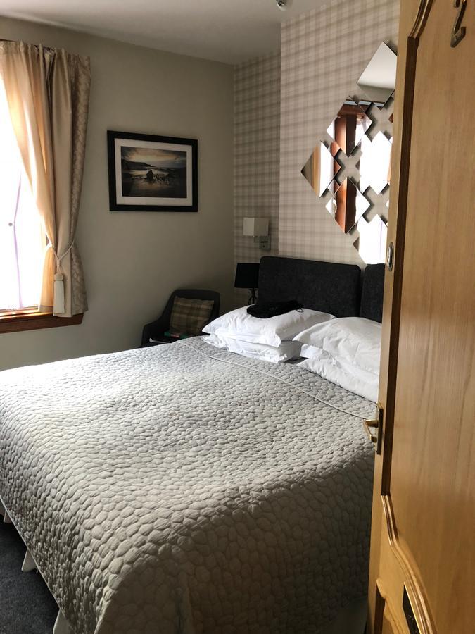 Pitreavie Guest House ดันเฟิร์มลิน ภายนอก รูปภาพ